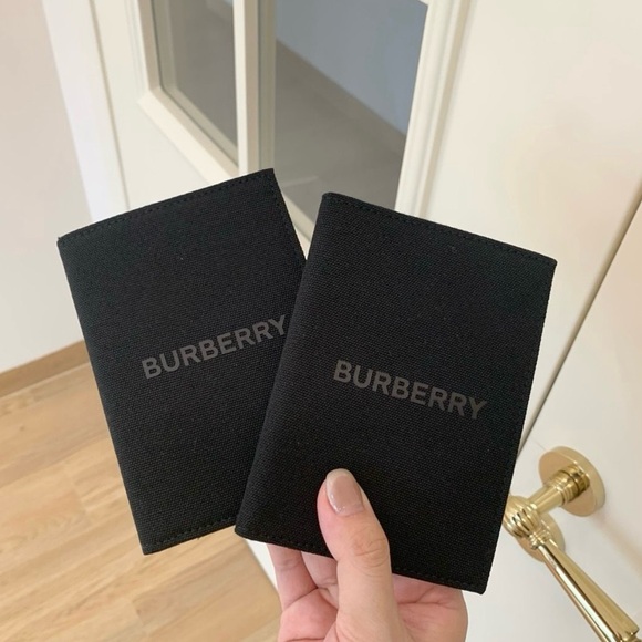 Burberry Novelty GWP Black Passport and Cardholder